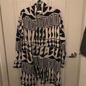 ANGL B/W Duster Sweater Size S/m